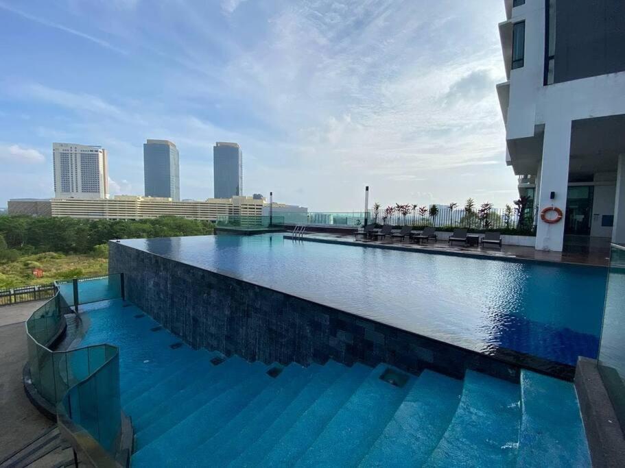 Southkey/midvalley A25-highfloor Mahjong@johor Bahru